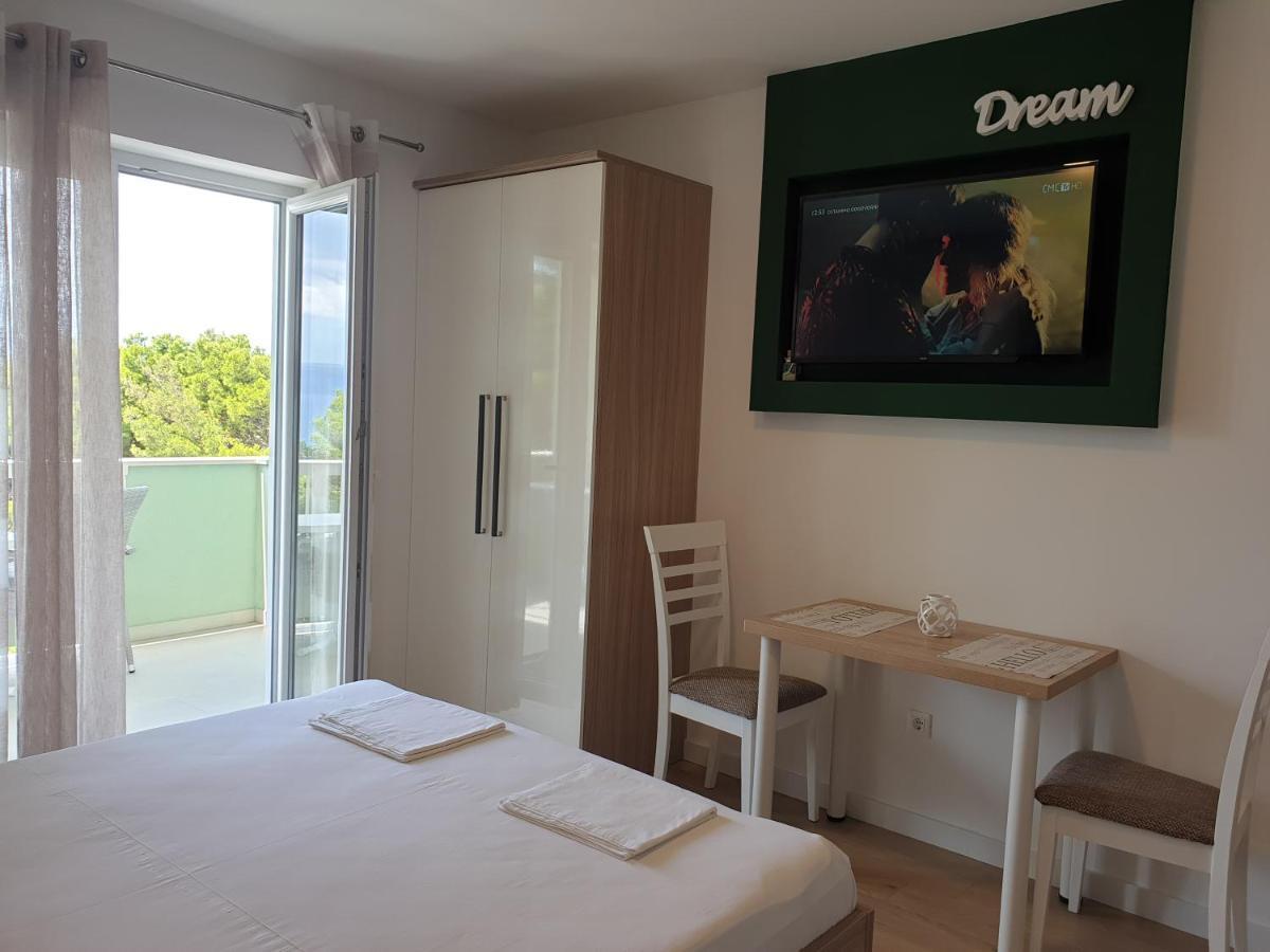 Guesthouse Dominovic Брела Экстерьер фото