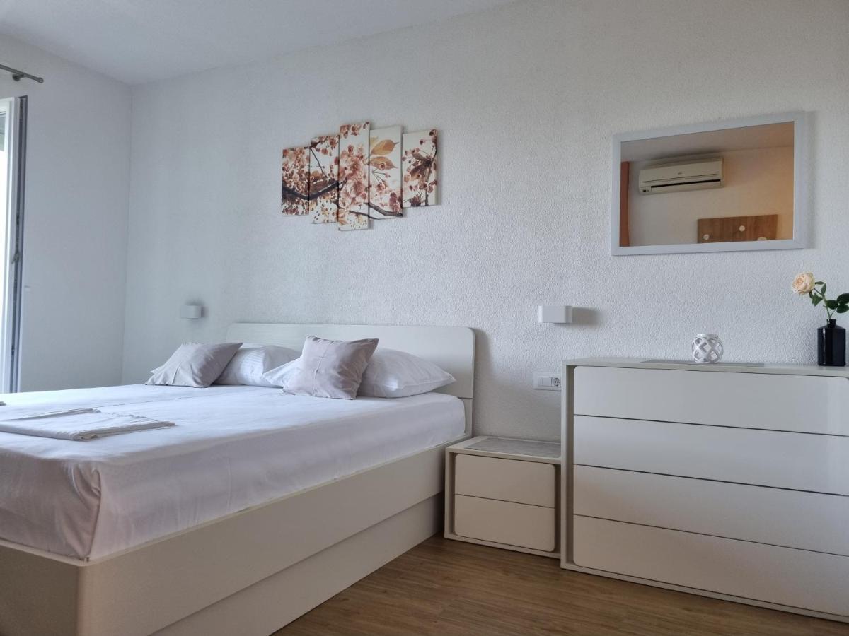 Guesthouse Dominovic Брела Экстерьер фото