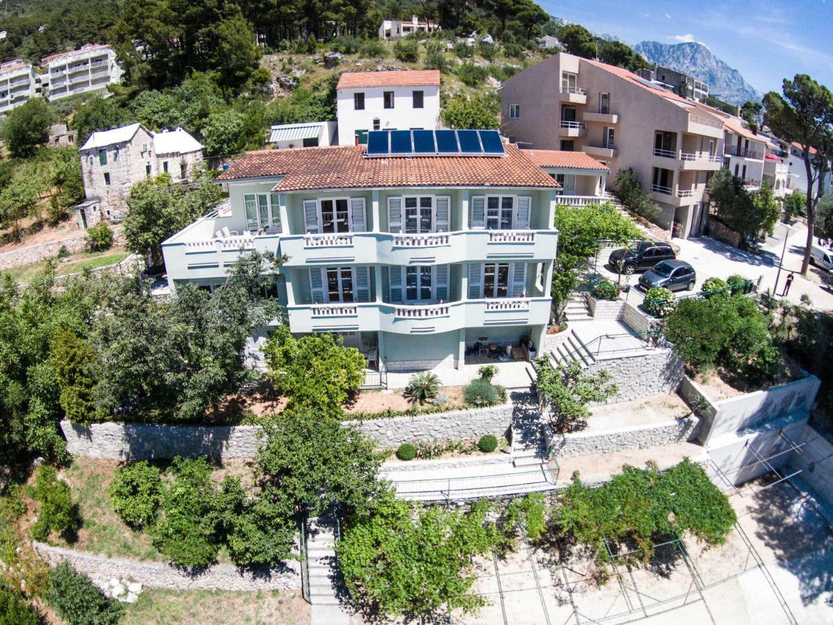 Guesthouse Dominovic Брела Экстерьер фото