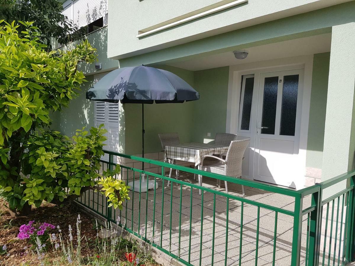 Guesthouse Dominovic Брела Экстерьер фото