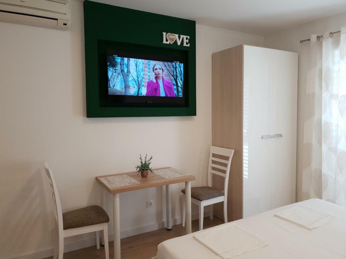 Guesthouse Dominovic Брела Экстерьер фото